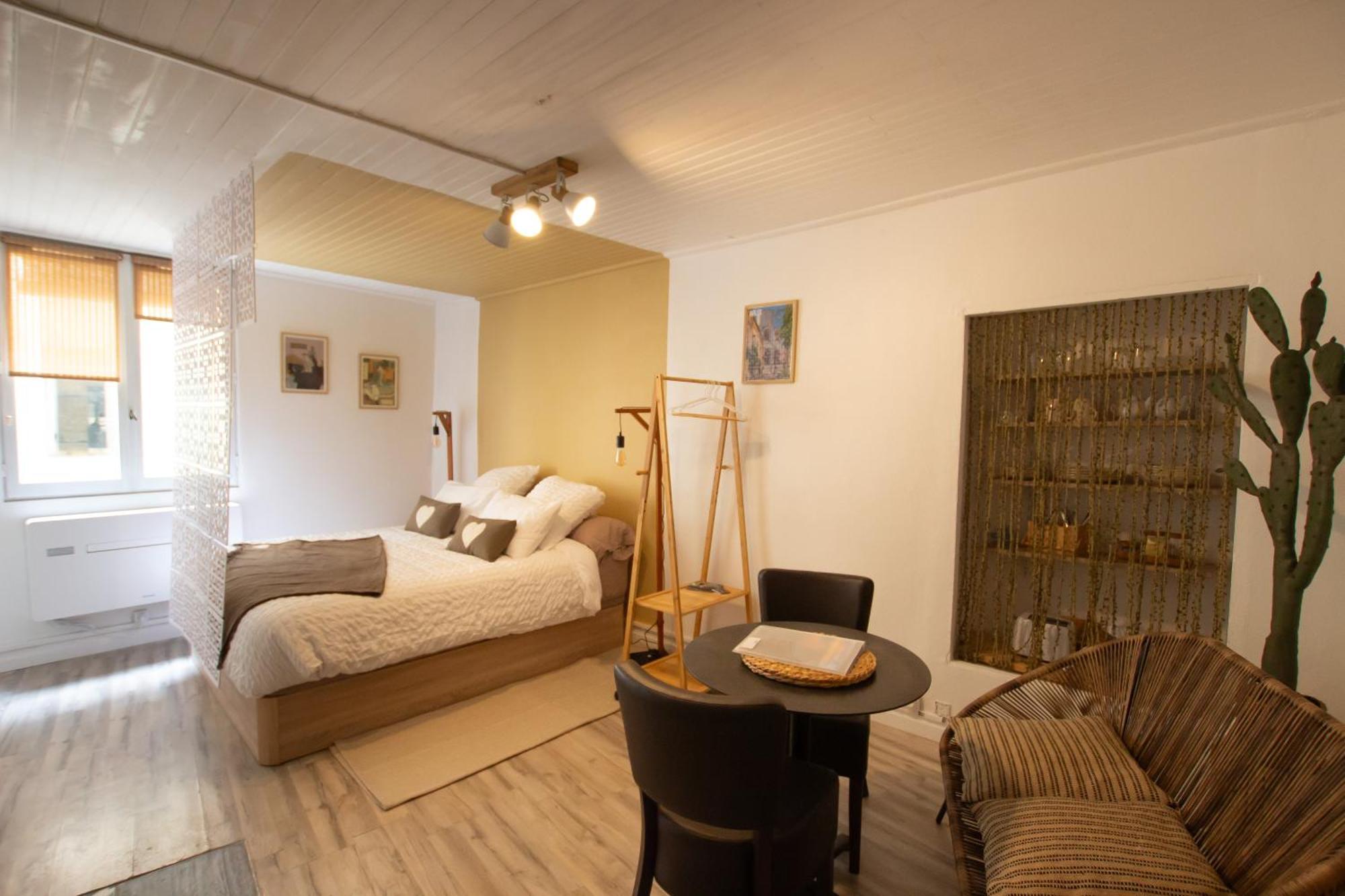 Cosy Caud, Appart En Plein Coeur Du Centre Historique Арл Екстериор снимка