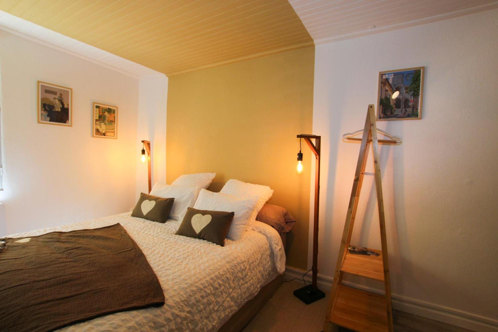 Cosy Caud, Appart En Plein Coeur Du Centre Historique Арл Екстериор снимка
